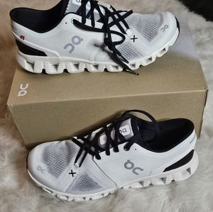 ON CLOUD " CLOUD X " RUNNING SHOE